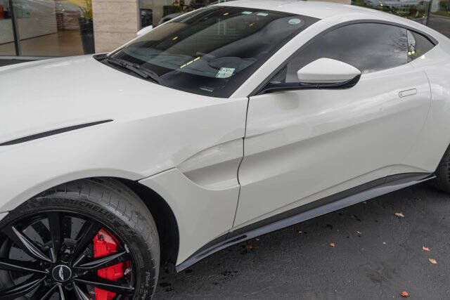 2020 Aston Martin Vantage 38