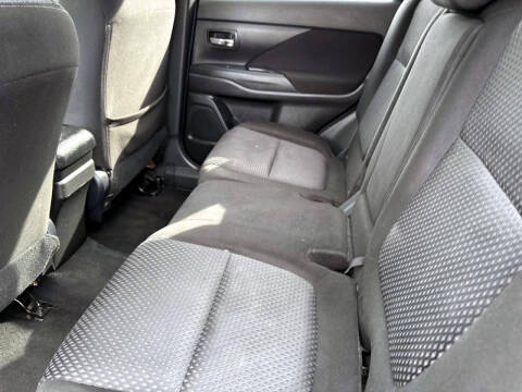 2018 Mitsubishi Outlander ES