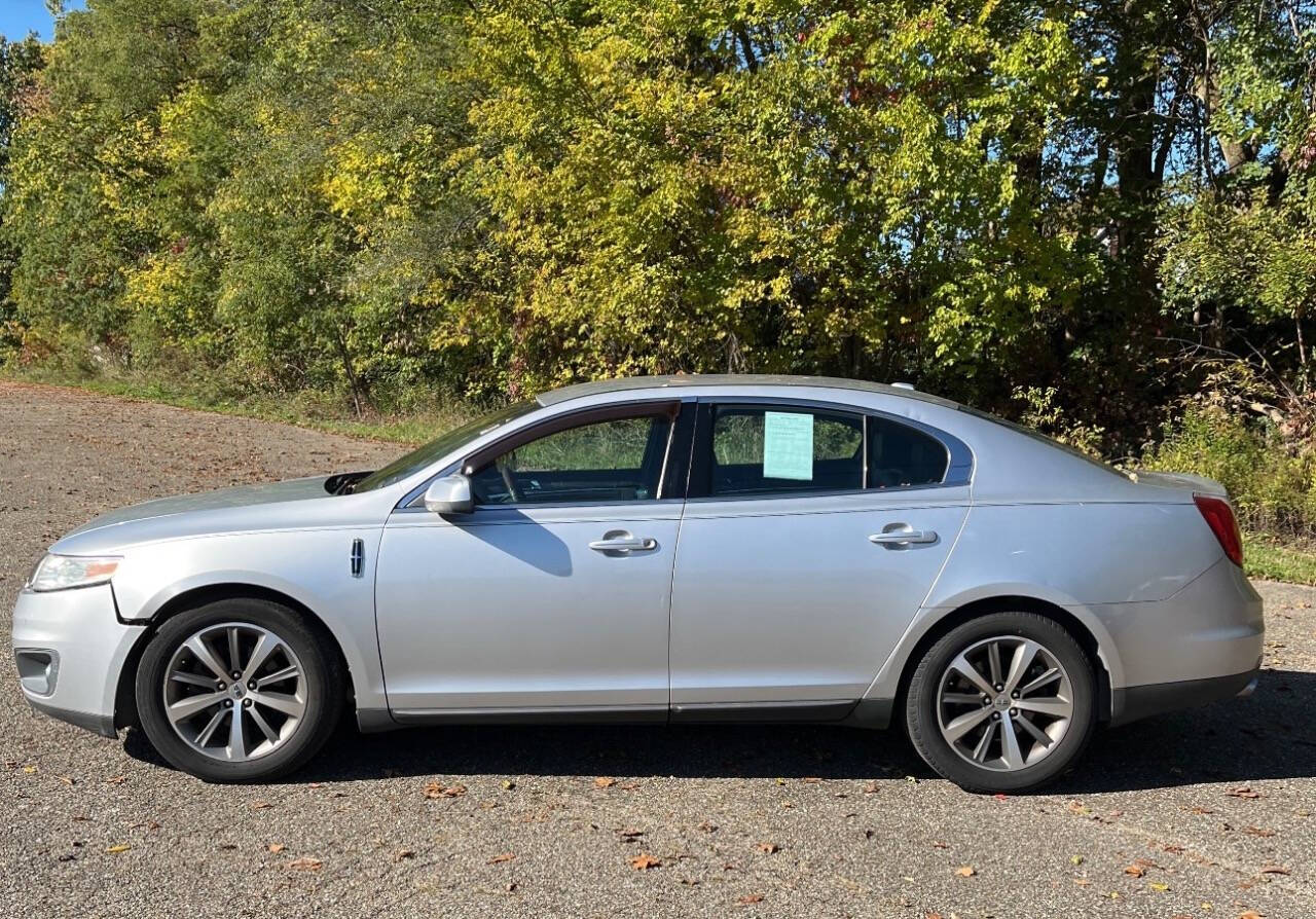 2010 Lincoln MKS for sale at HEARTLAND AUTO SALES in Indianapolis, IN