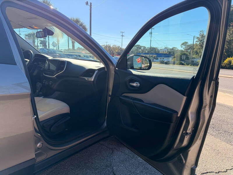 2016 Jeep Cherokee Sport