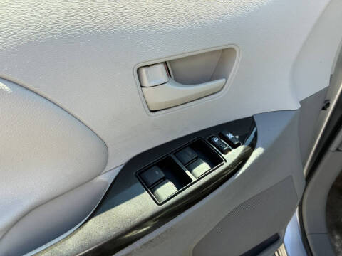 2011 Toyota Sienna