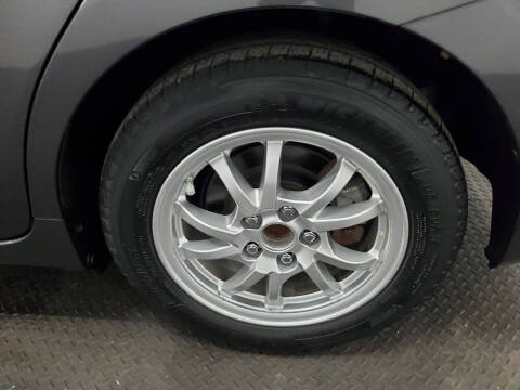 2014 Toyota Prius v Three