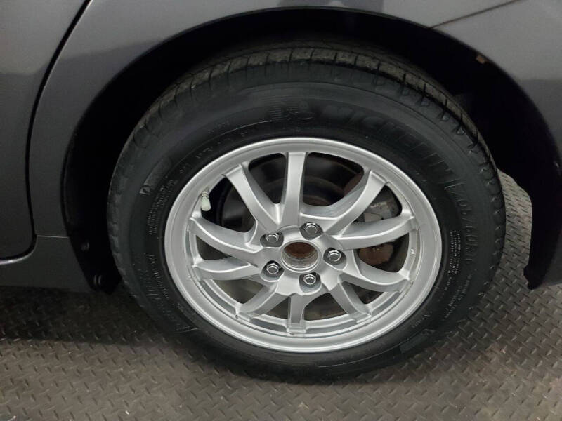 2014 Toyota Prius v Three