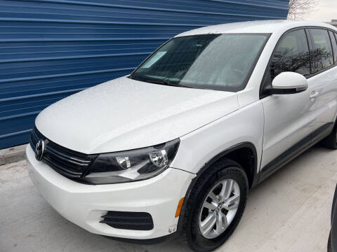 2013 Volkswagen Tiguan for sale at Diana Rico LLC in Dalton GA