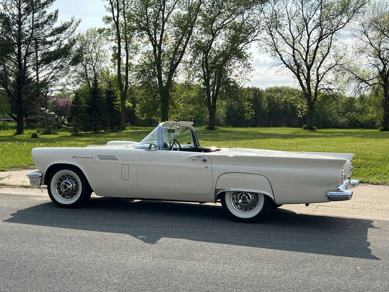 1957 Ford Thunderbird 8