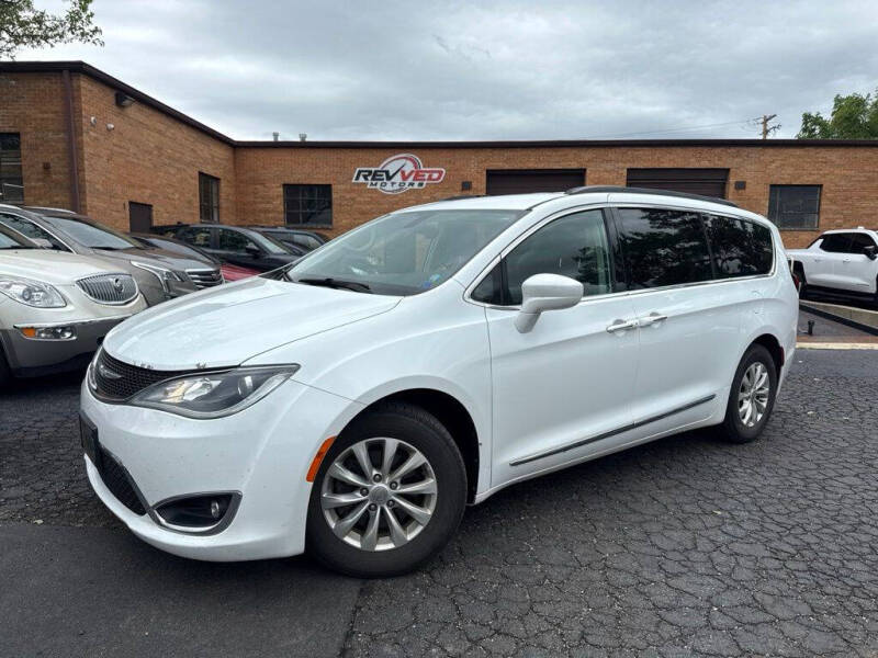 2017 Chrysler Pacifica Touring-L