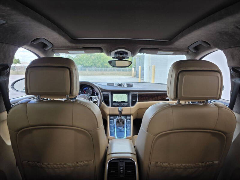 2016 Porsche Macan Turbo