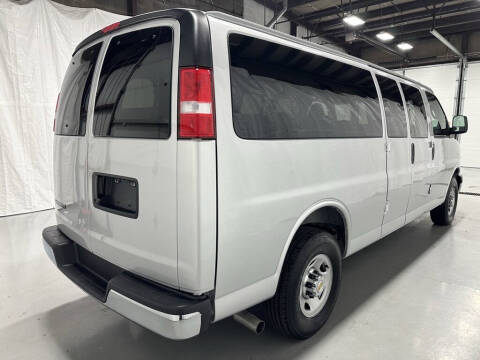 2025 Chevrolet Express LT 3500