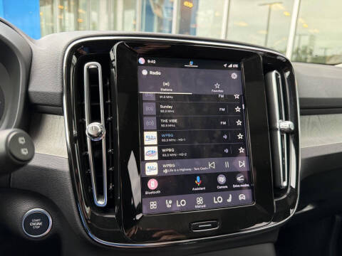2024 Volvo XC40 B5 Ultimate Bright Theme