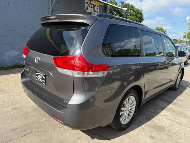 2011 Toyota Sienna