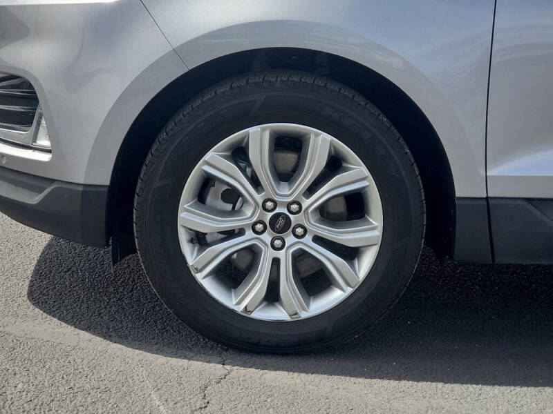 2023 Ford Edge Titanium