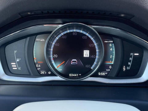 2016 Volvo XC70 T5 Platinum