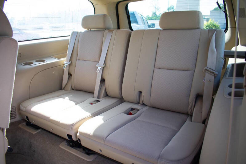 2012 Chevrolet Suburban LS