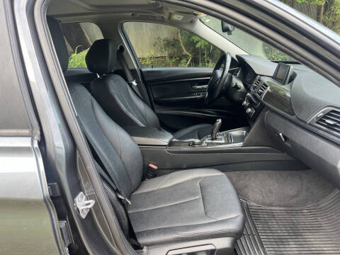 2017 BMW 3 Series 320i xDrive