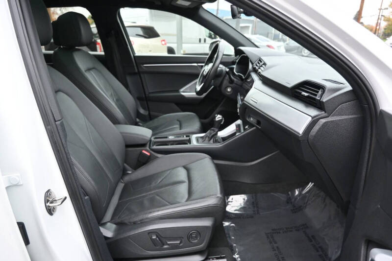 2021 Audi Q3 quattro Premium 40 TFSI