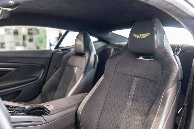 2025 Aston Martin DB12 V8
