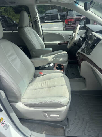 2013 Toyota Sienna Limited 7-Passenger