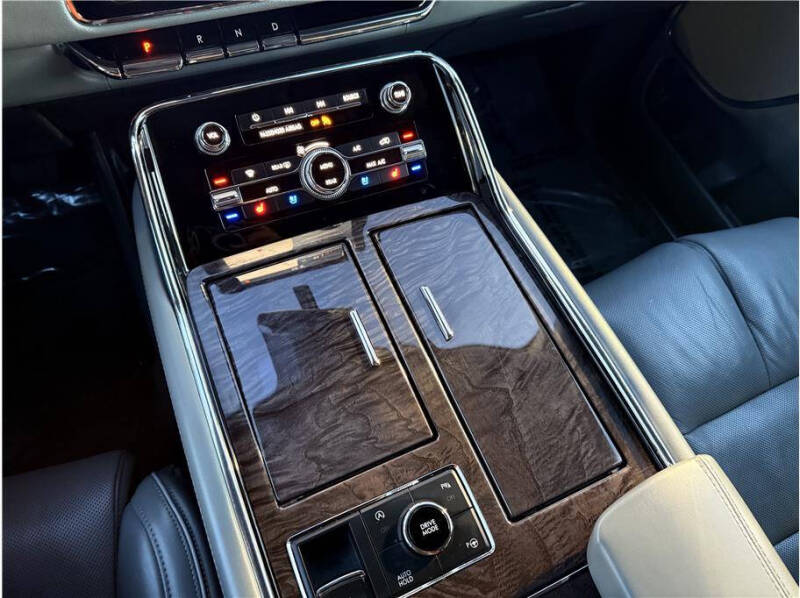 2019 Lincoln Navigator Select