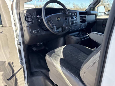 2024 Chevrolet Express 2500