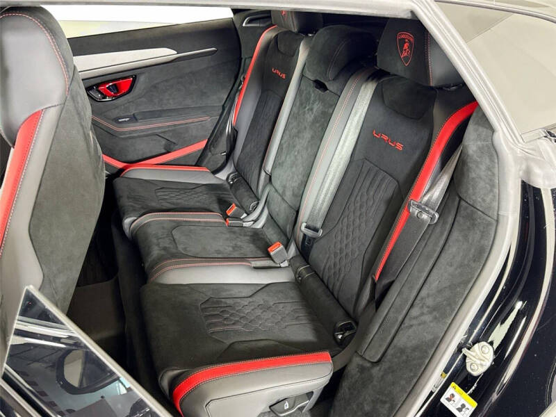 2023 Lamborghini Urus Performante