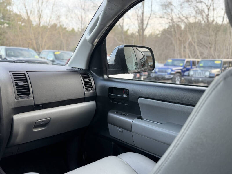 2015 Toyota Sequoia SR5