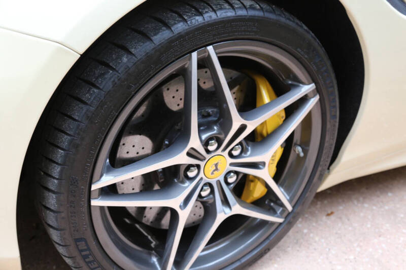 2016 Ferrari California T