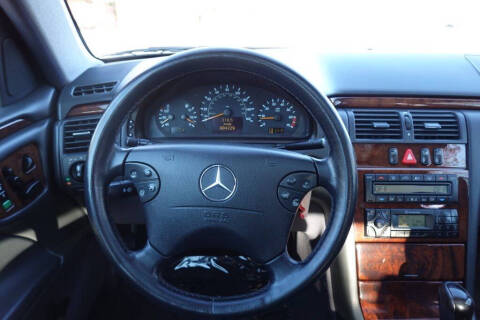 2001 Mercedes-Benz E-Class E 320