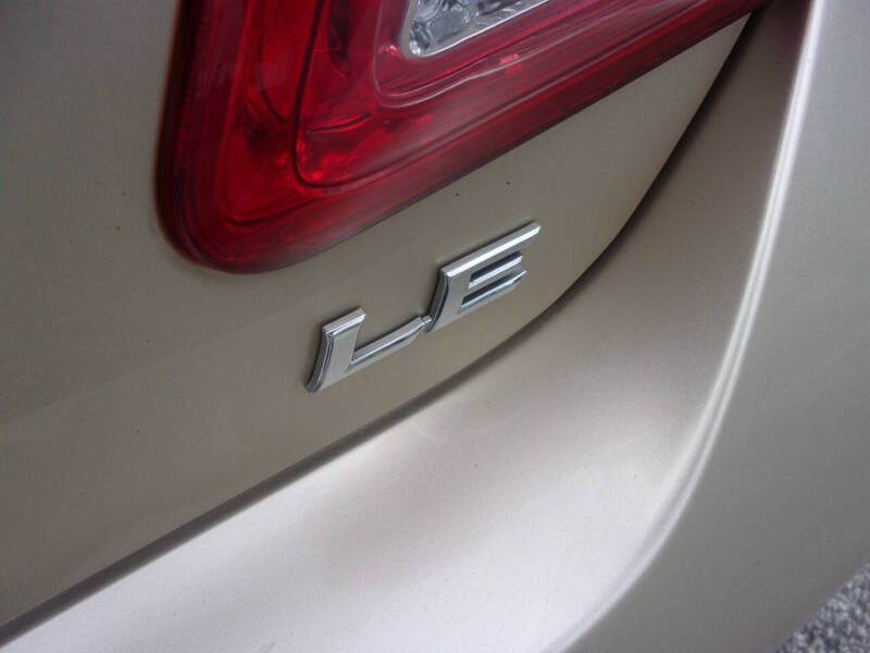 Image 4 of 2011 Toyota Camry LE