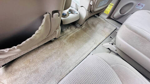 2005 Toyota Sienna LE 7 Passenger