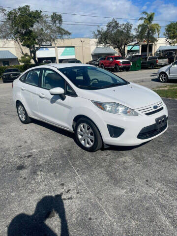 2013 Ford Fiesta for sale at MIAMI AUTOWISE, LLC. in Miami FL