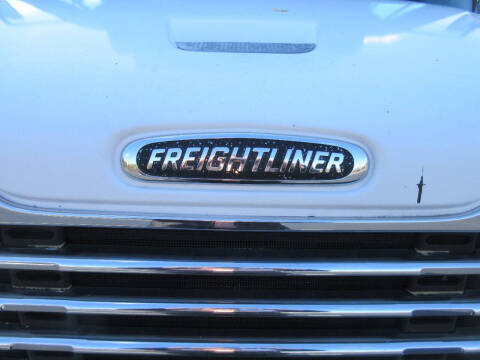 2013 Freightliner M2 106