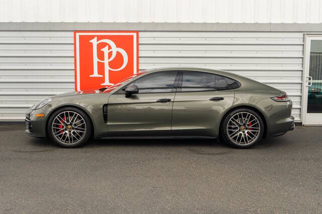 2022 Porsche Panamera 38