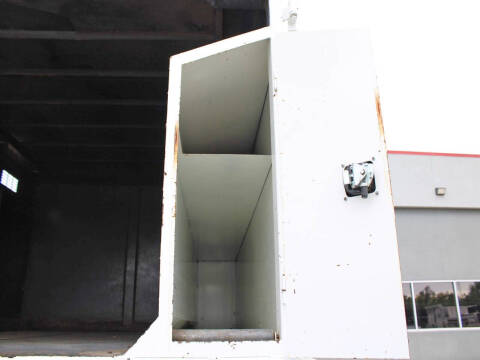 2023 Freightliner M2 106