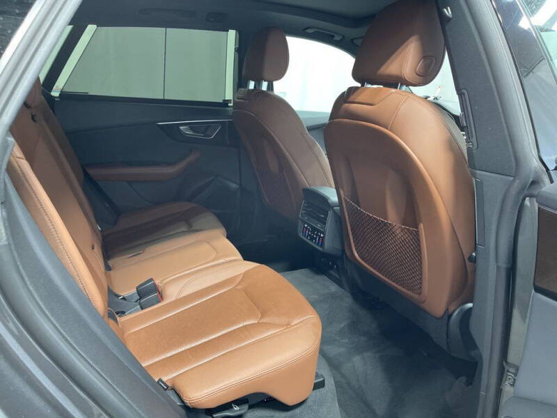 2022 Audi Q8 quattro Premium Plus 55 TFSI