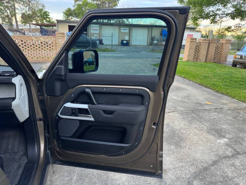 2020 Land Rover Defender 110 SE