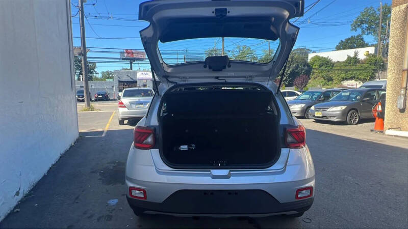 2022 Hyundai Venue SE