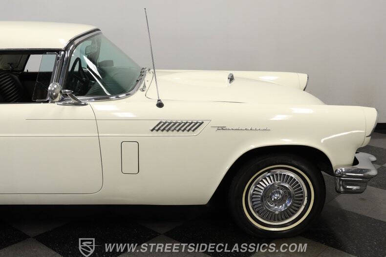 1957 Ford Thunderbird