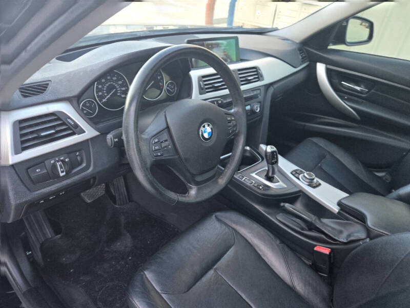 2013 BMW 3 Series 328i photo 23