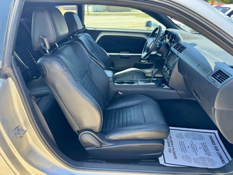 2012 Dodge Challenger SXT