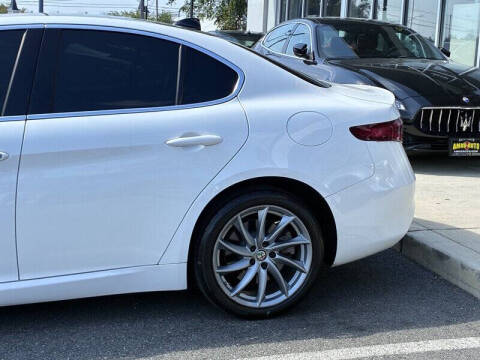 2019 Alfa Romeo Giulia Sport