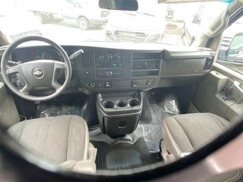 2023 Chevrolet Express 2500