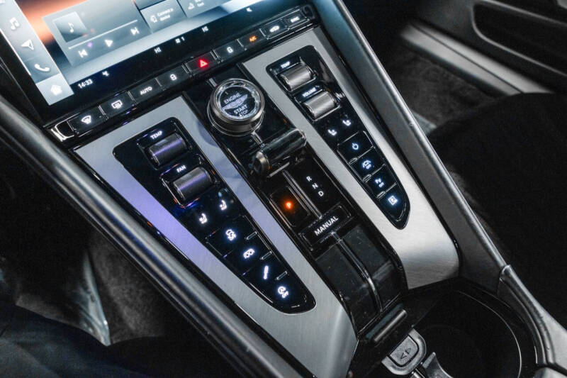 2024 Aston Martin DB12 V8