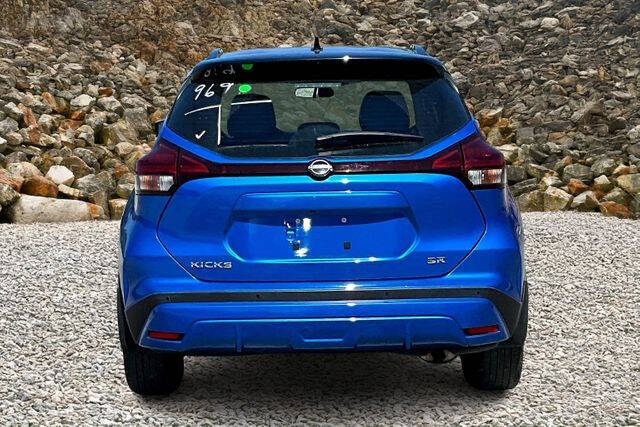 2023 Nissan Kicks SR