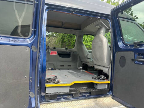 2012 Ford E-Series E-350 SD XLT