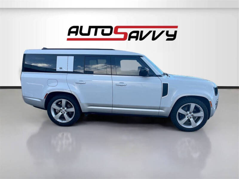 2023 Land Rover Defender 130 SE