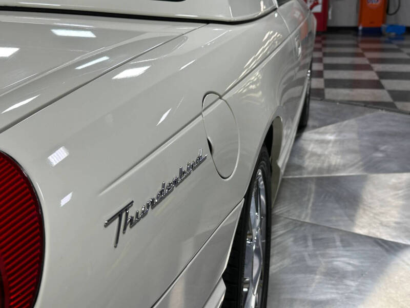 2003 Ford Thunderbird