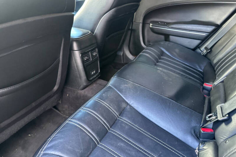 2018 Chrysler 300 S