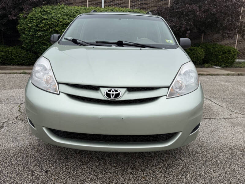2008 Toyota Sienna CE 7-Passenger