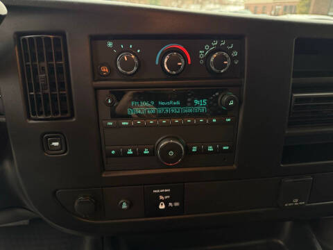 2023 GMC Savana 2500