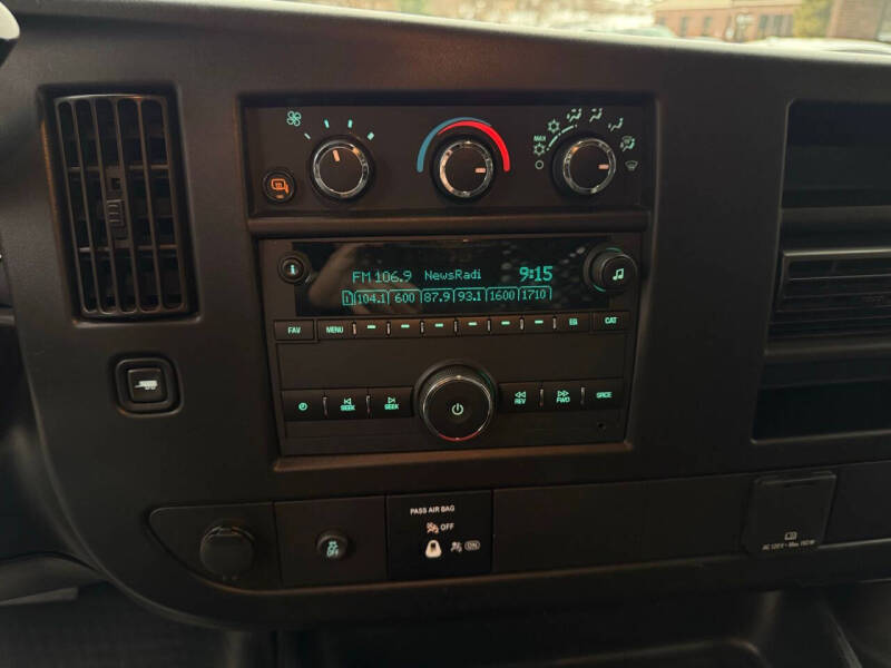 2023 GMC Savana 2500